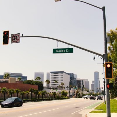 Bus tour Los Angeles Beverly Hills Rodeo drive sign